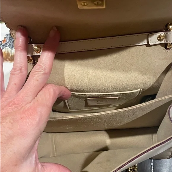 Beyond Stunning Fendi Kan I Leather Crossbody Bag - Picture 11 of 13